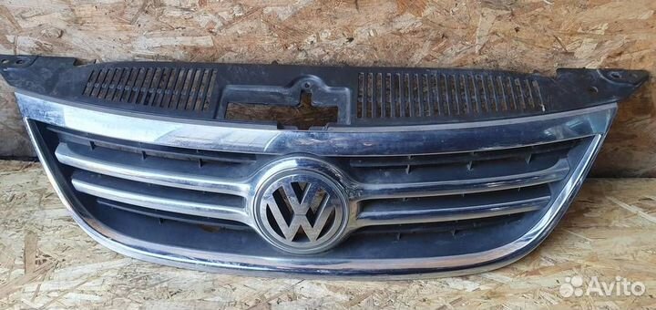 Решетка радиатора Volkswagen Tiguan 2007-2011