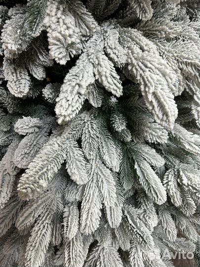 Елка искусственная литая заснеженная