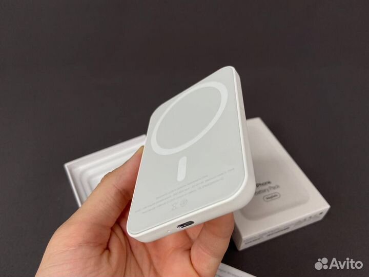 Повербанк apple