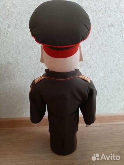 Кукла бар, Генерал, новая