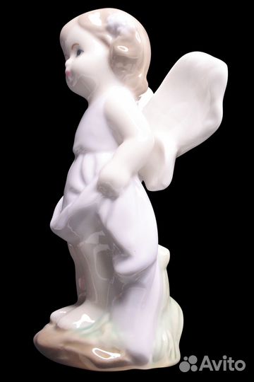 Фарфоровая статуэтка - Девочка ангел