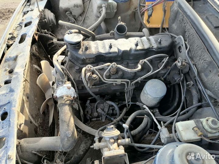 Дизельный двигатель 2.3 комплект