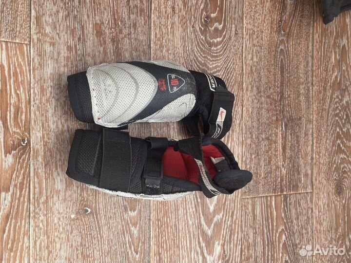 Хоккейный шлем