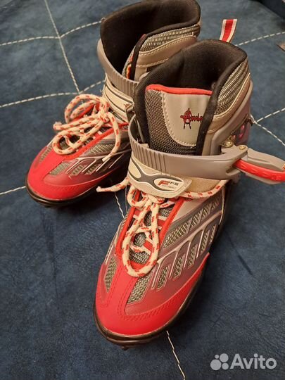 Коньки хоккейные