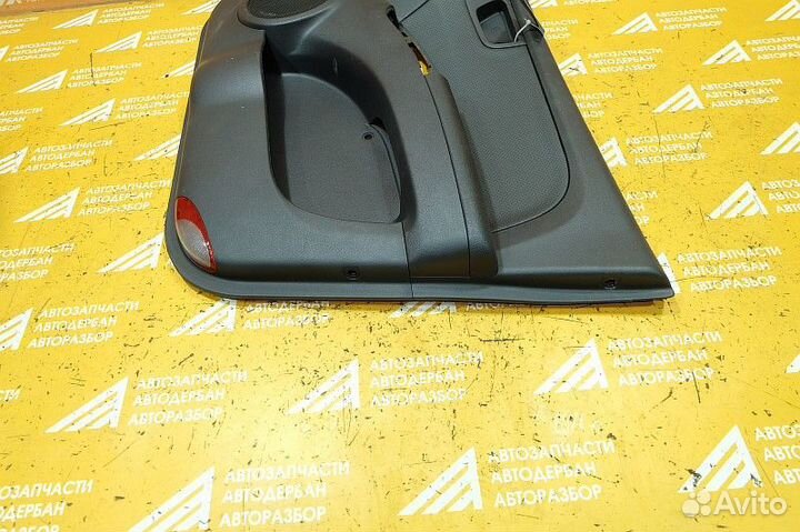 Обшивка двери передней правой Kia Sportage KM