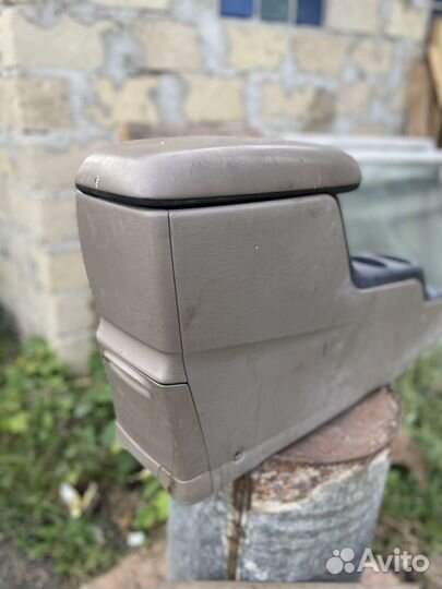 Подлокотник 3.0 в сборе эскейп трибут маверик