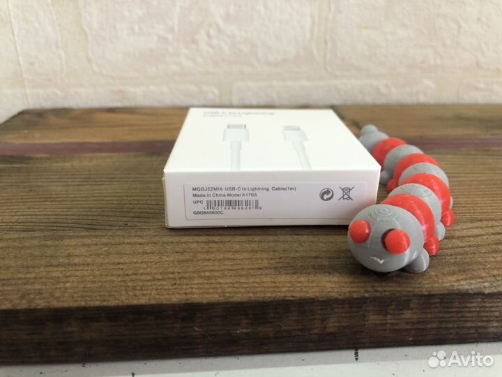 Зарядка на iPhone Lightning Cable
