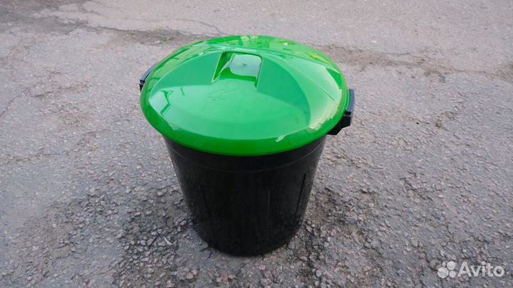 Бак 90 л. для мусора с крышкой