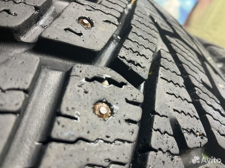 Roadstone Winguard WinSpike 215/65 R16