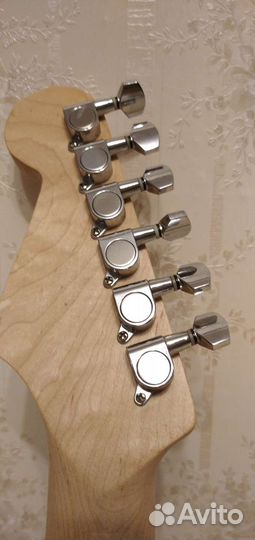 Классная электрогитара