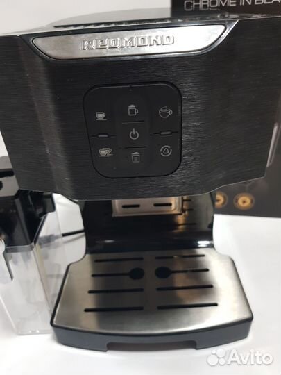 Кофеварка рожковая Redmond RCM-1511