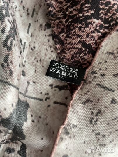 Шелковый платок Chanel