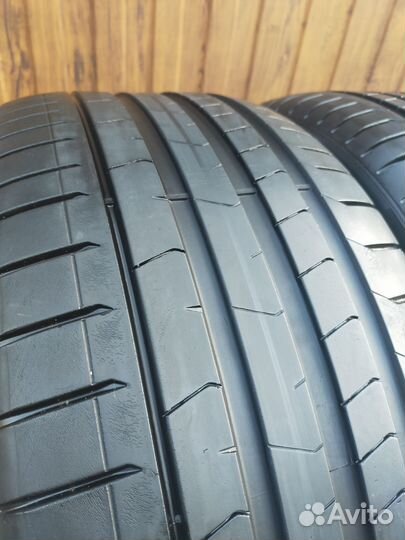 Pirelli P Zero PZ4 275/40 R21 107Y