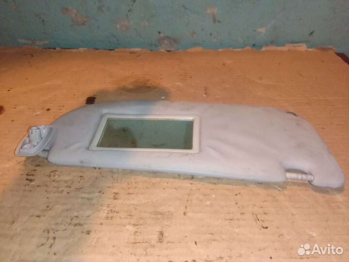 Солнцезащитный козырек правый Peugeot 206