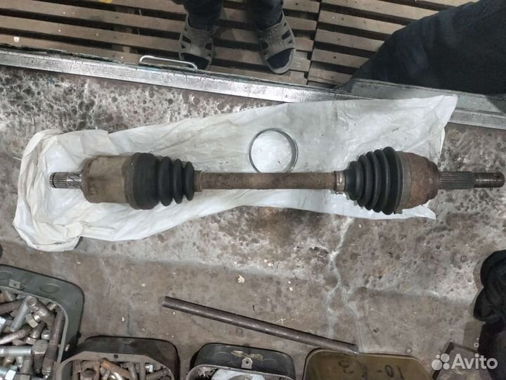 Привод левый в сборе Nissan Almera Classik МКПП