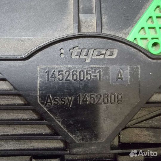 Блок предохранителей Opel Astra H