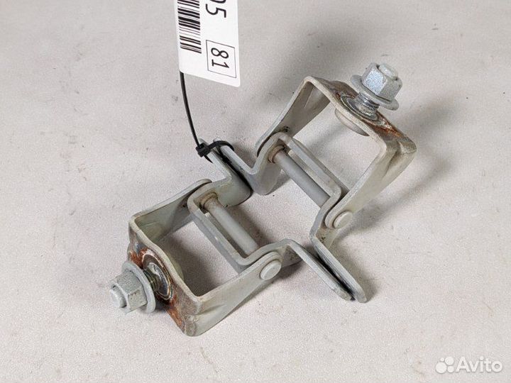 Петля крышки багажника Hyundai Getz 1.4