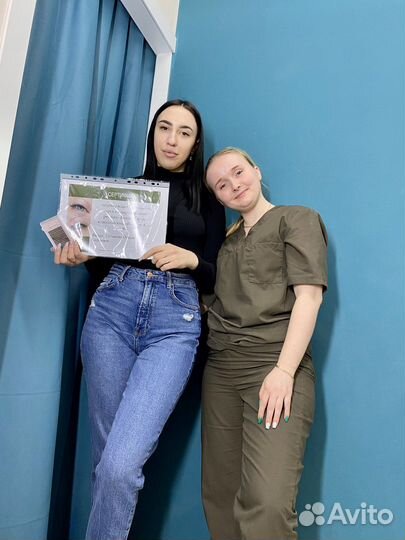 Обучение наращиванию ресниц