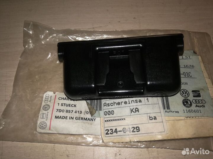 Пепельница салона VW Multivan T4