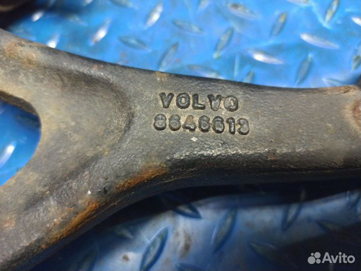 Рычаг подвески передний левый Volvo Xc90