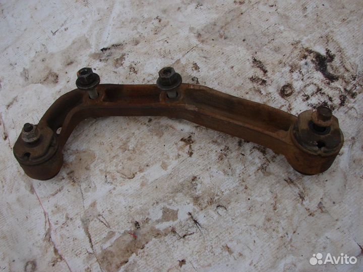 Рычаги переднего редукт Chevrolet Tahoe GMT900 08г