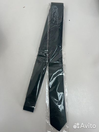 Зеленый качественный галстуг