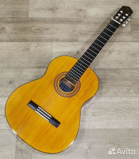 Классическая гитара Yamaha C40