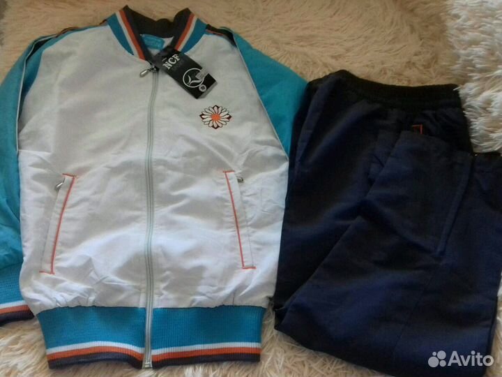 Спортивный костюм