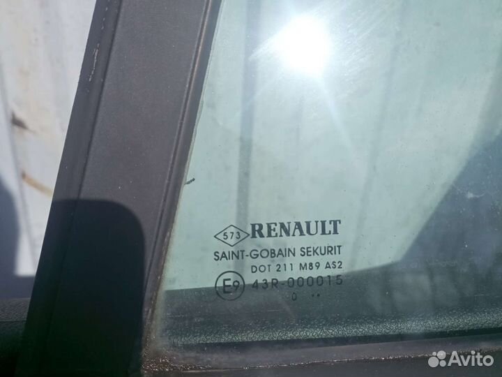 Форточка задней левой двери Renault Megane 3 2010