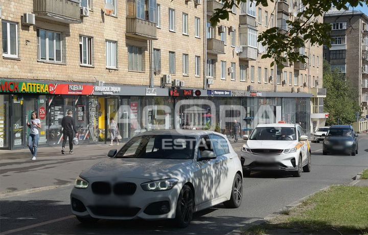 428.6 кв.м/Аренда торгового помещения/Метро Универ