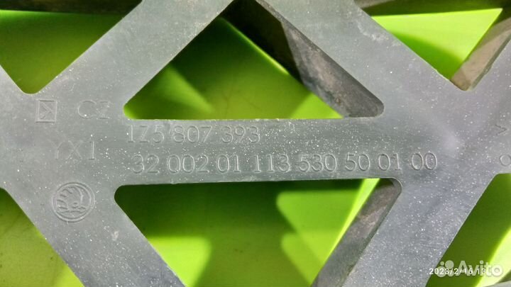 Кронштейн заднего бампера для Skoda Octavia А5