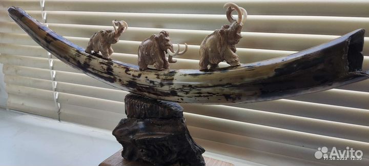 Бивень мамонта