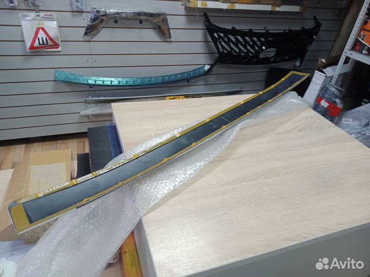 Молдинг на дверь багажника Prado 150/GX460