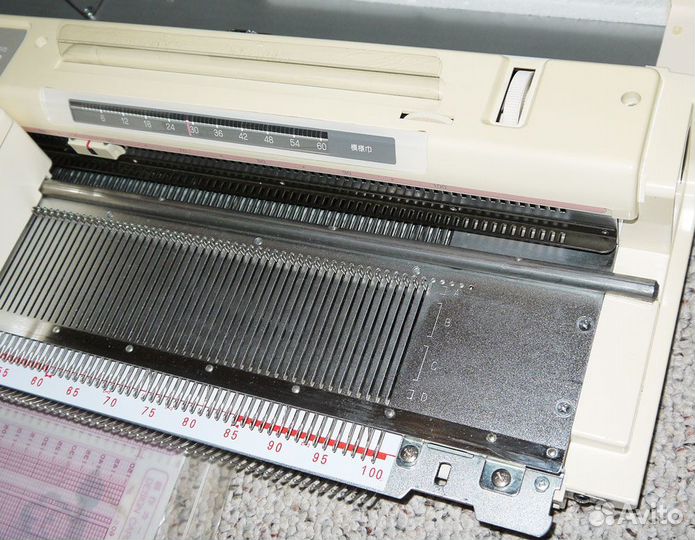 Электронная вязальная машина Silver Reed SK 580