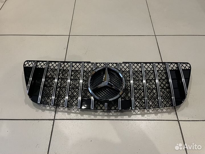Облицовка решетка радиатора Mercedes GL X164 GT