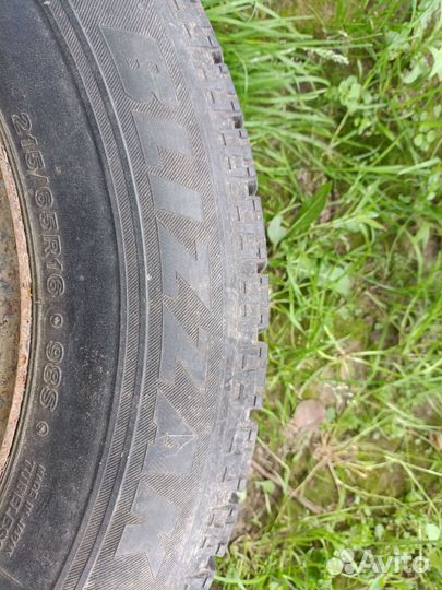 Bridgestone Blizzak VRX 215/65 R16 98S