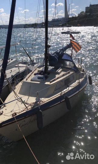 Парусная яхта