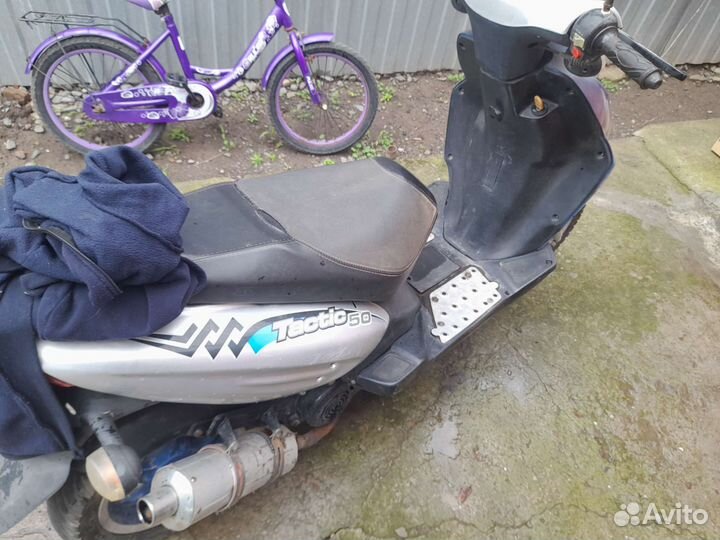 Скутер 80 куб,с доками