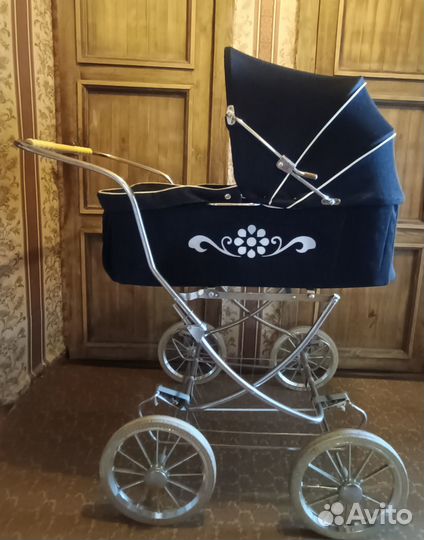 Детская коляска ретро