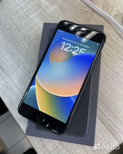 iPhone 8 Plus, 64 ГБ