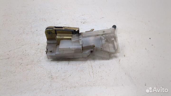 Замок двери правый передний Volkswagen Transporter 4, 1994