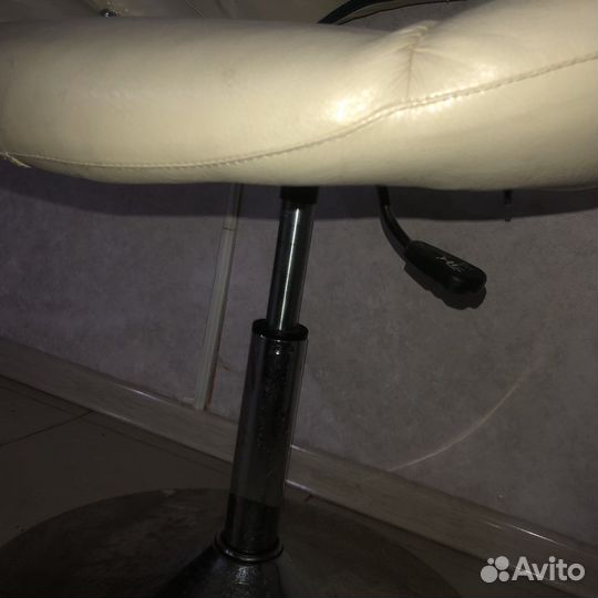 Маникюрное кресло