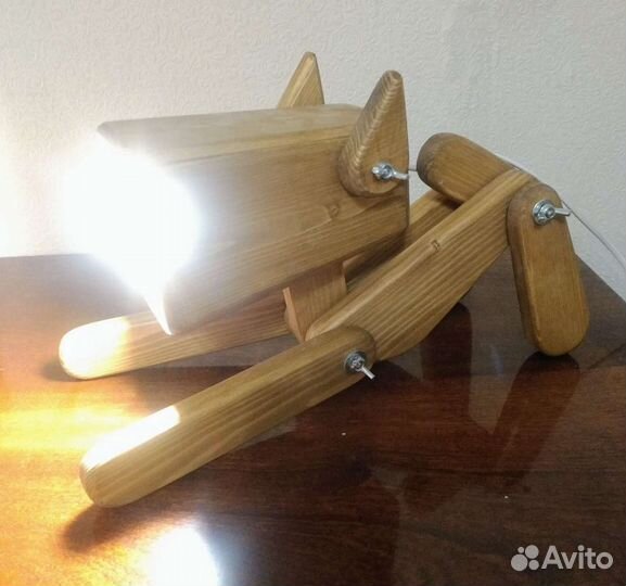 Светильник настольный