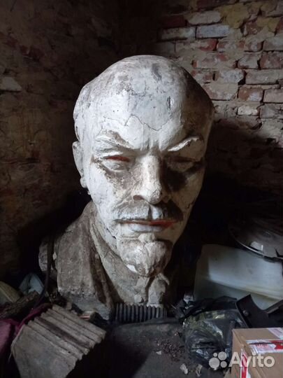 Бюст Ленина
