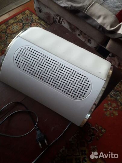 Настольная маникюрная вытяжка