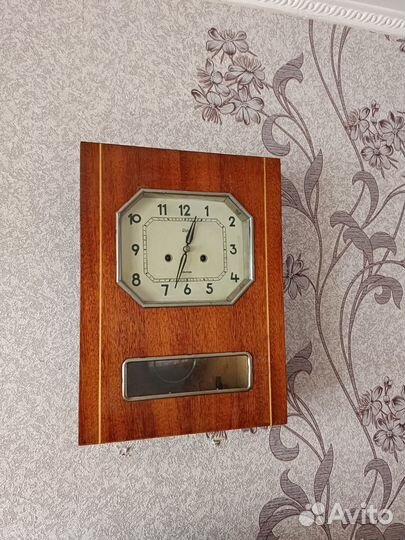 Часы янтарь настенные с боем