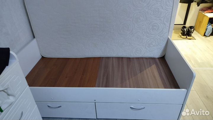 Кровать с матрасом бу