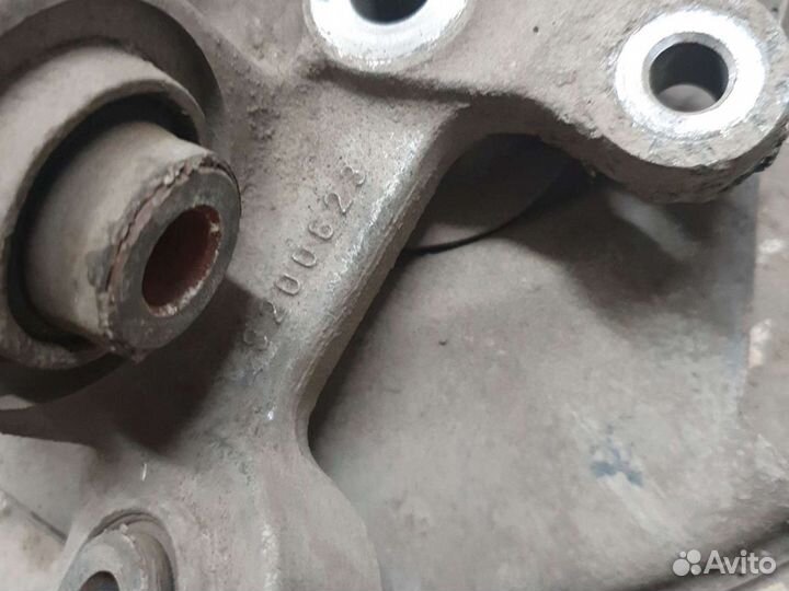 Кулак поворотный задний Volvo S60, 2006г,в