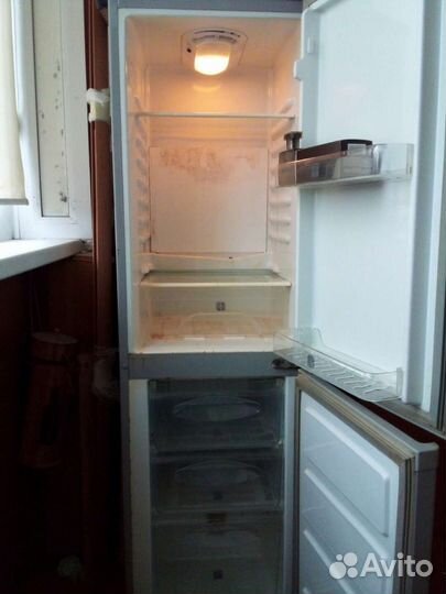 Холодильник бу продам