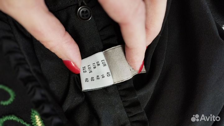 Платье с вышивкой BG